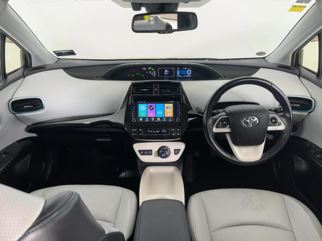 Photo '17' of Toyota Prius