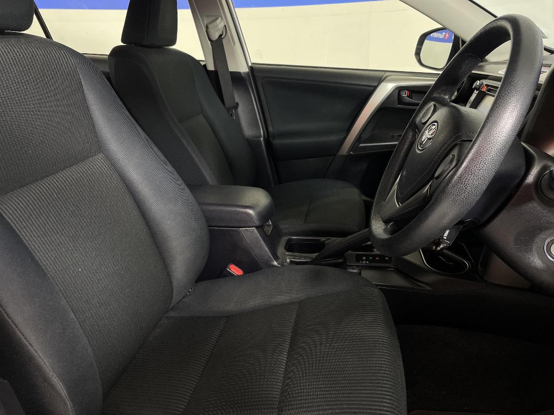 Photo '16' of Toyota Rav4 Photo '16' of Toyota Rav4