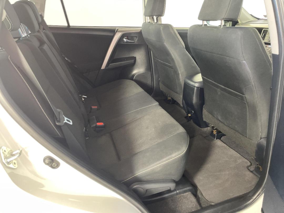 Photo '20' of Toyota Rav4