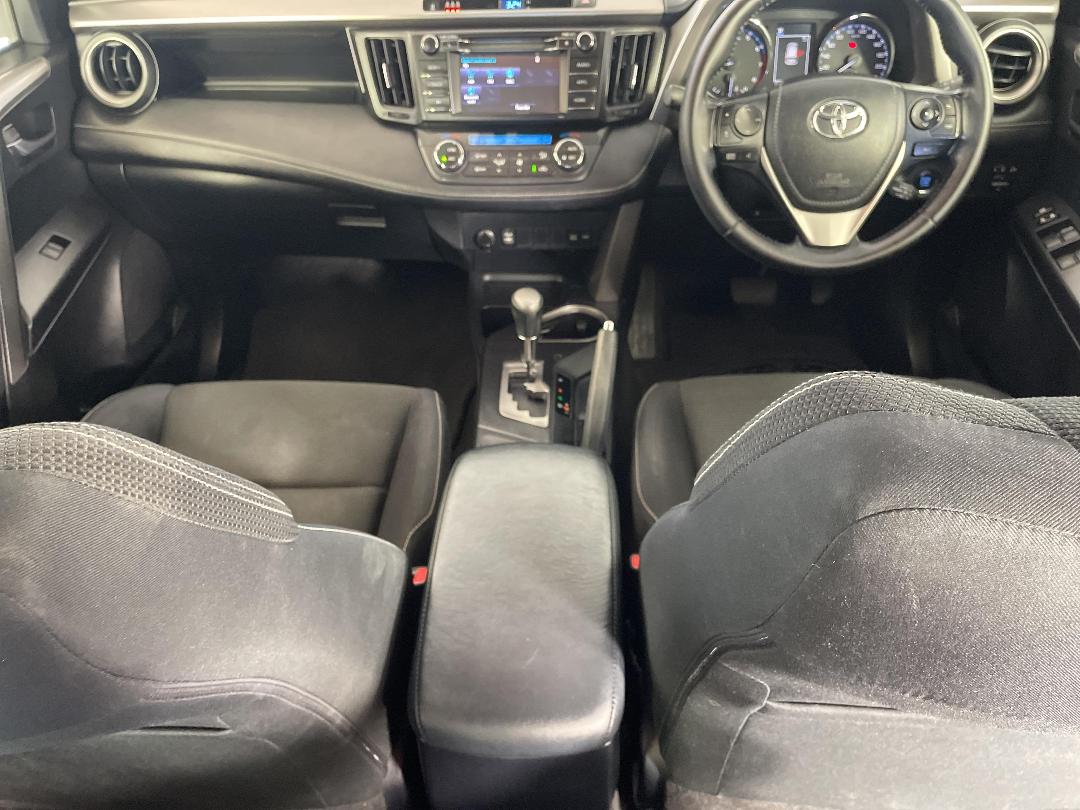 Photo '18' of Toyota Rav4