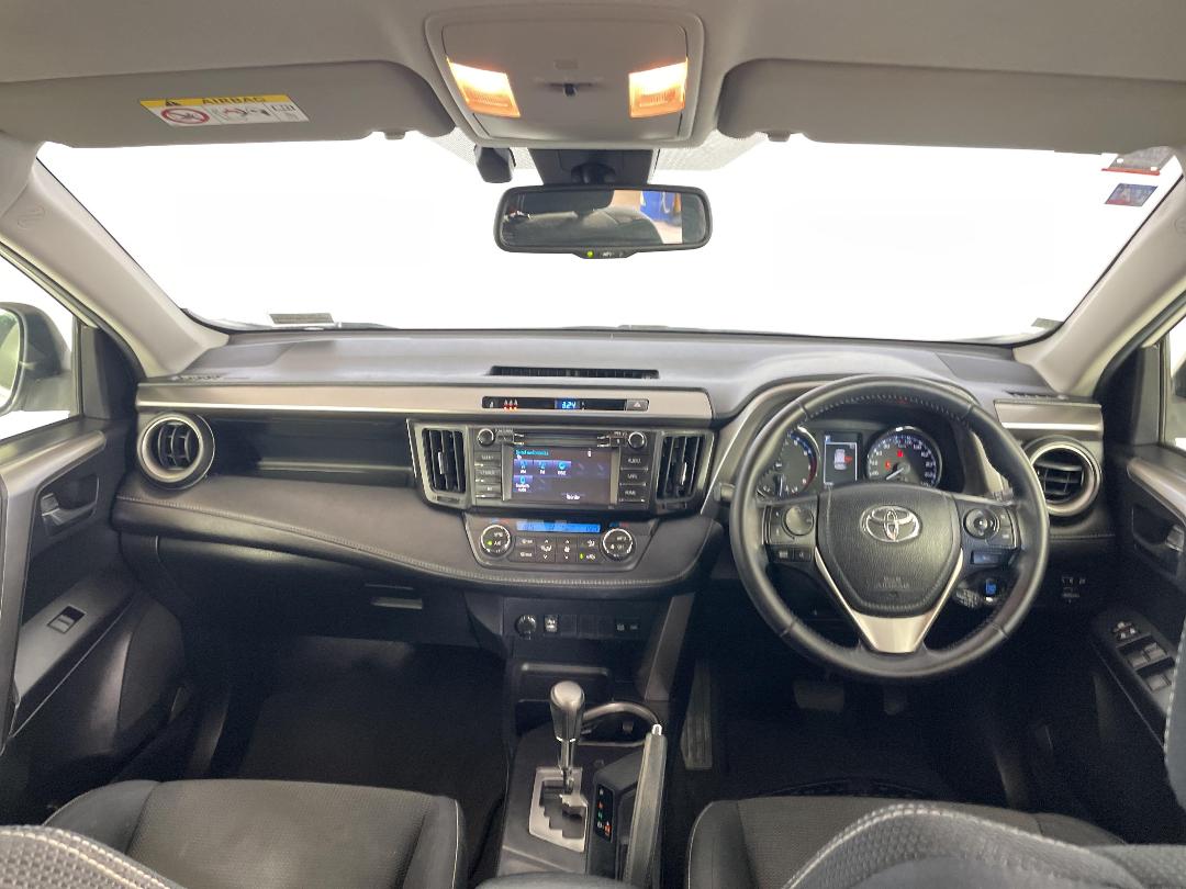 Photo '17' of Toyota Rav4