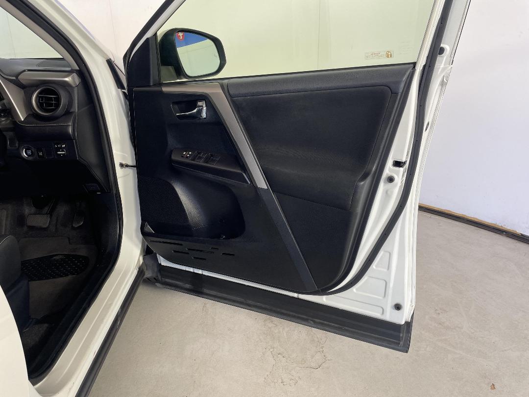 Photo '15' of Toyota Rav4