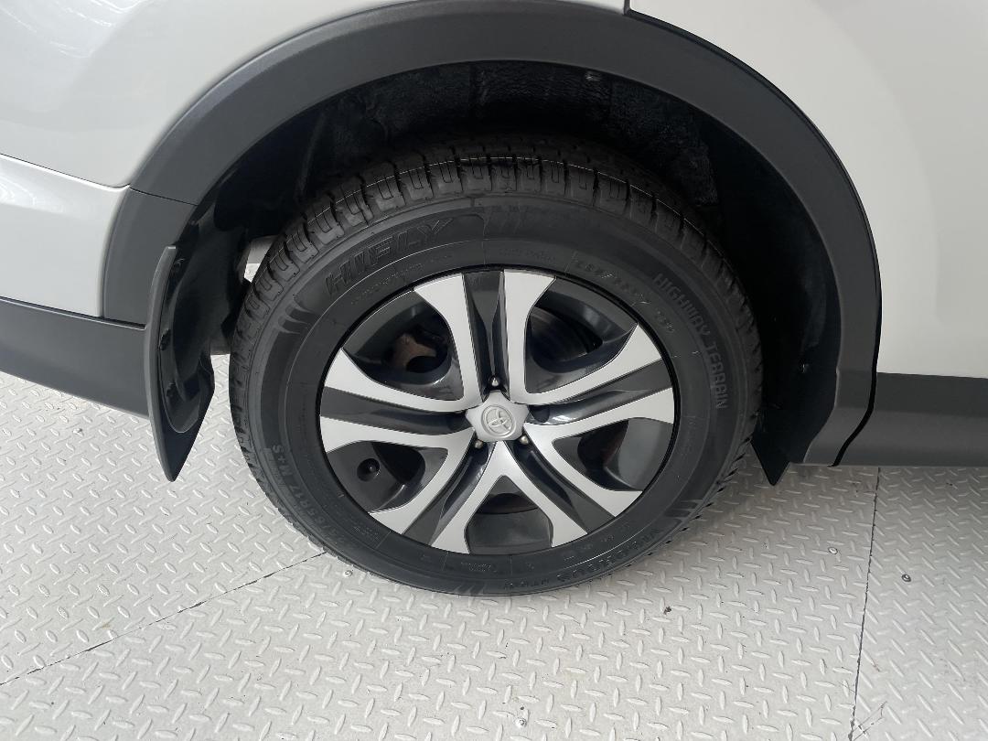 Photo '12' of Toyota Rav4