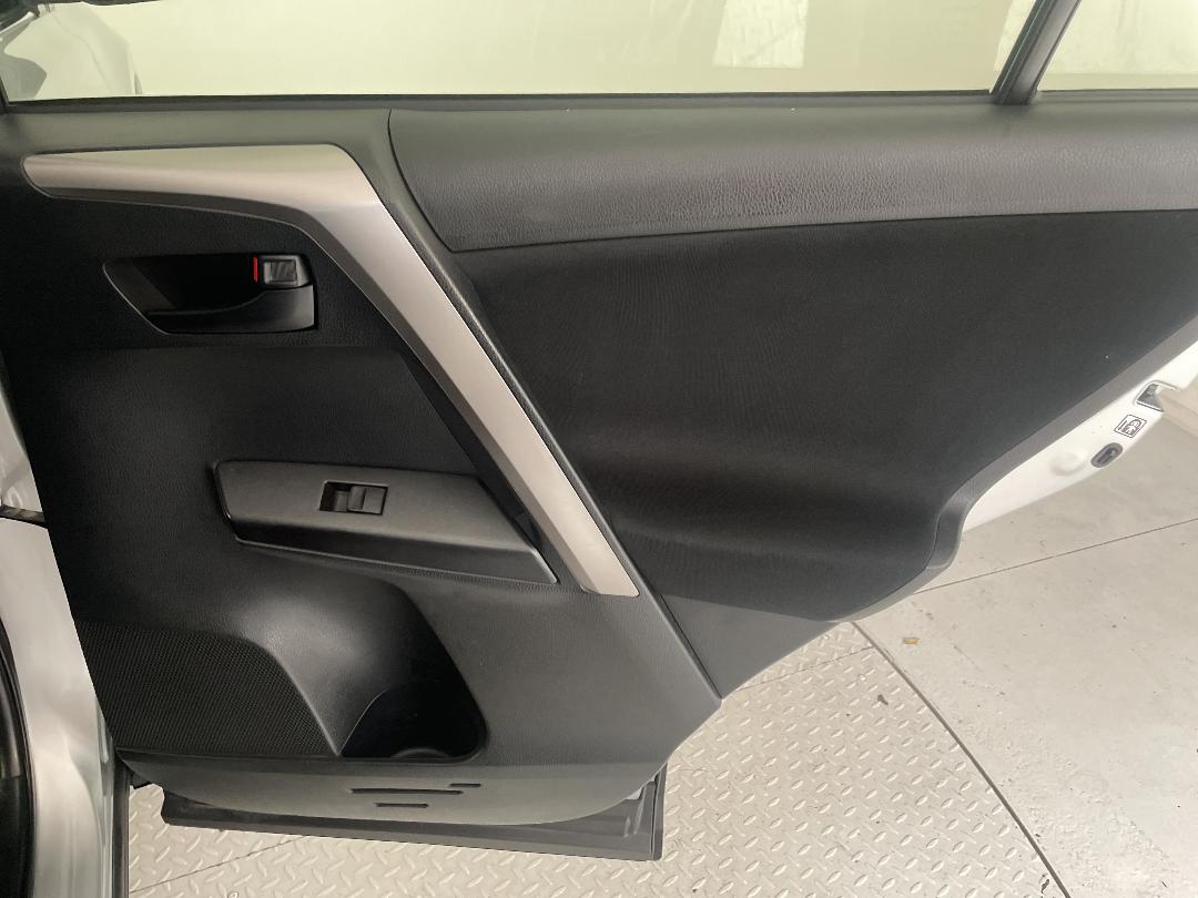 Photo '19' of Toyota Rav4