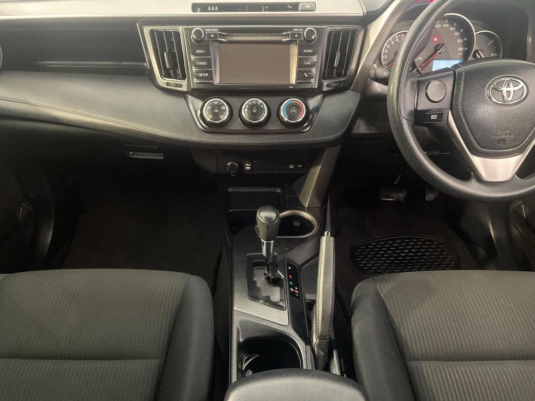 Photo '18' of Toyota Rav4