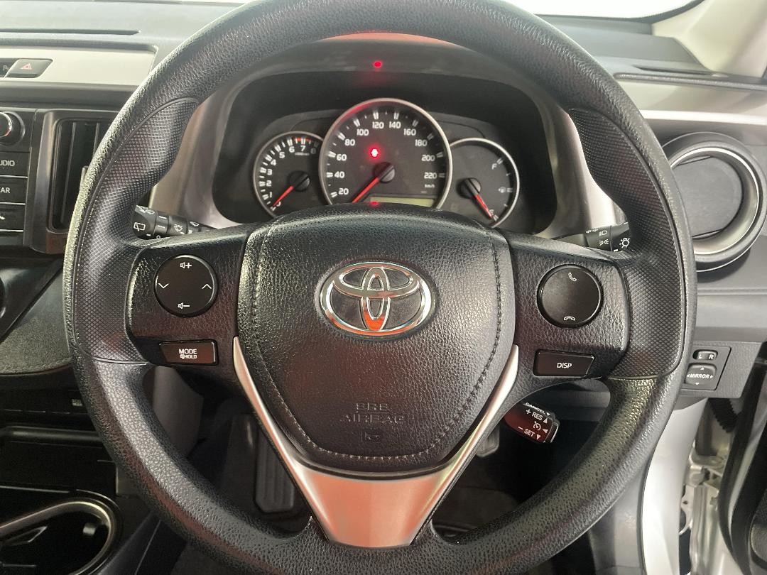Photo '28' of Toyota Rav4
