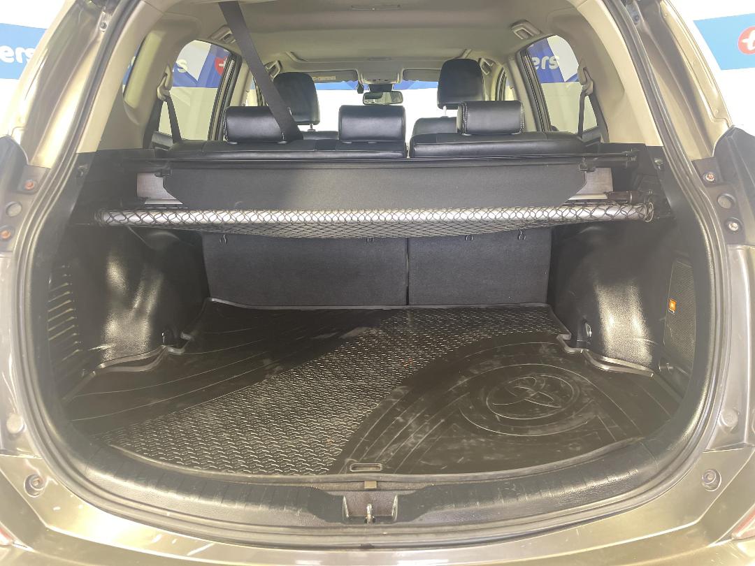 Photo '14' of Toyota Rav4