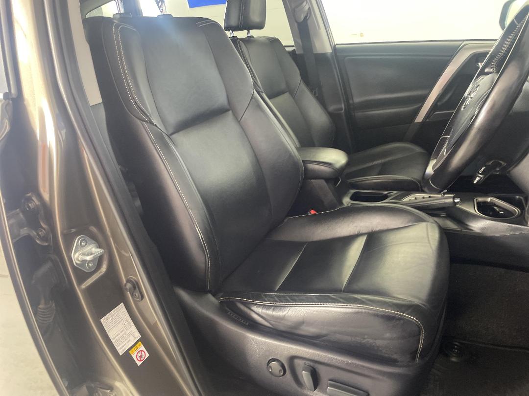 Photo '16' of Toyota Rav4