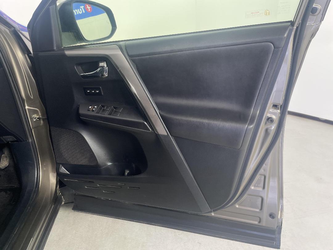 Photo '15' of Toyota Rav4