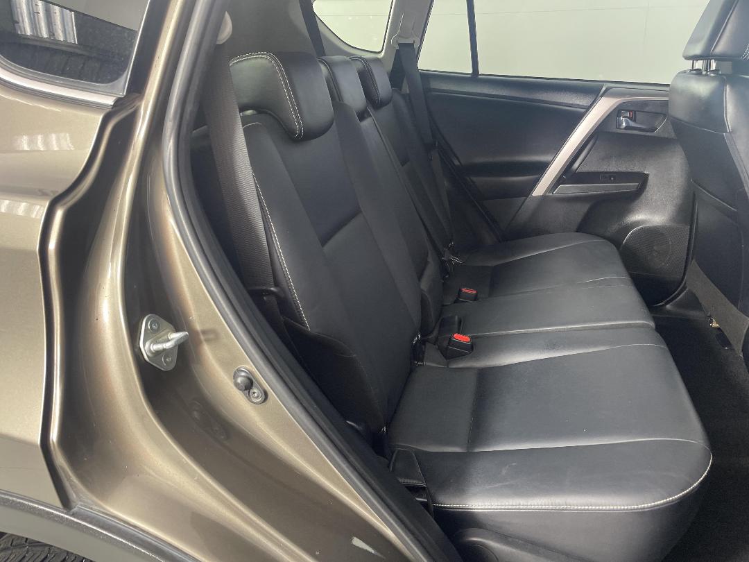 Photo '20' of Toyota Rav4