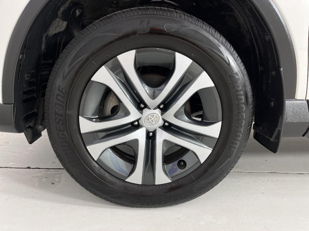 Photo '10' of Toyota Rav4