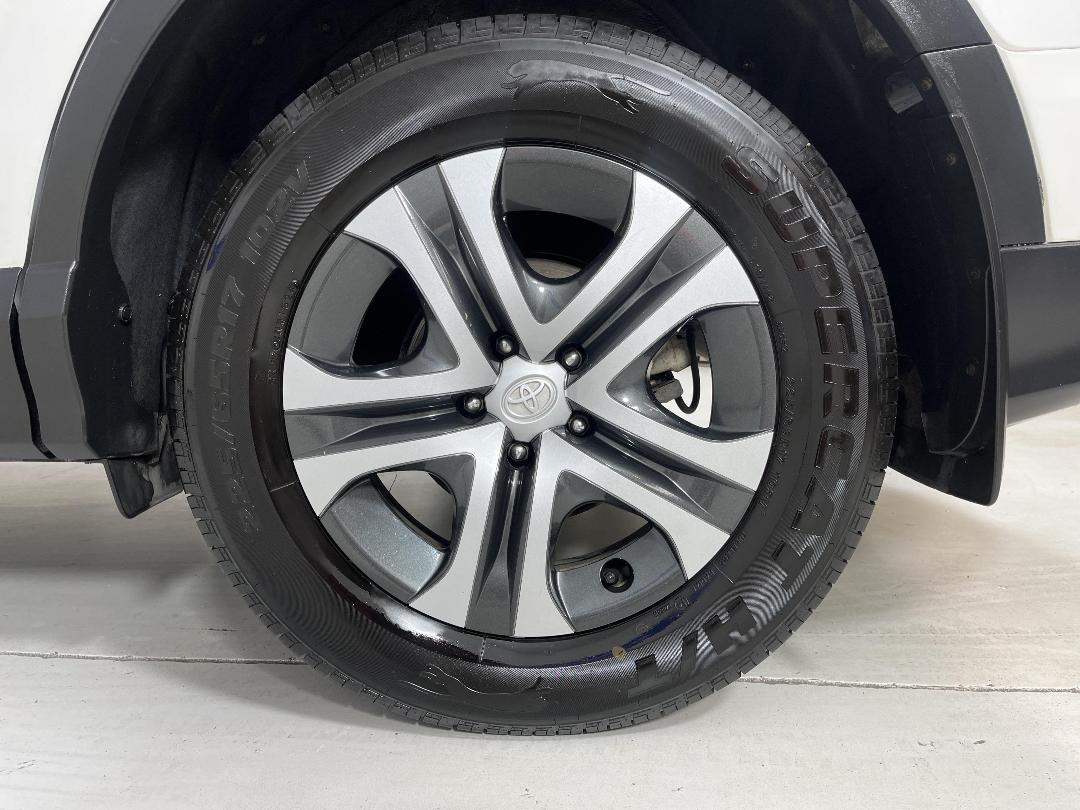 Photo '11' of Toyota Rav4