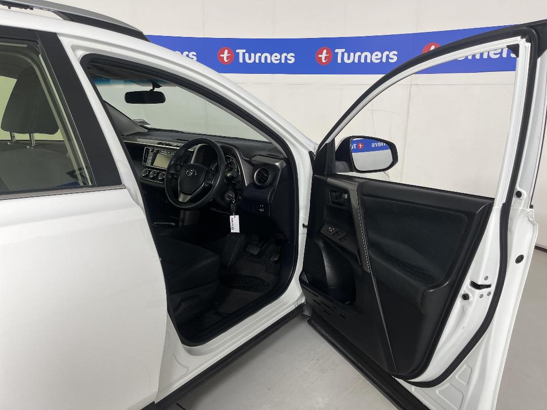 Photo '15' of Toyota Rav4