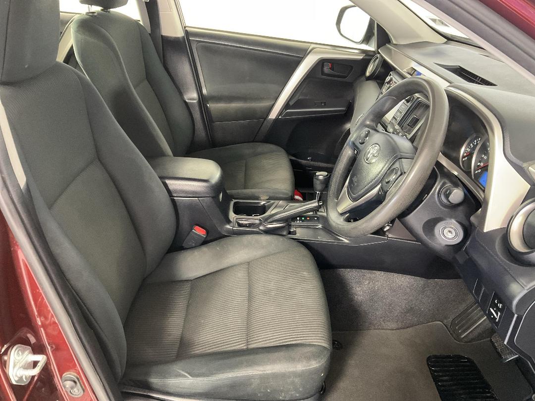 Photo '16' of Toyota Rav4