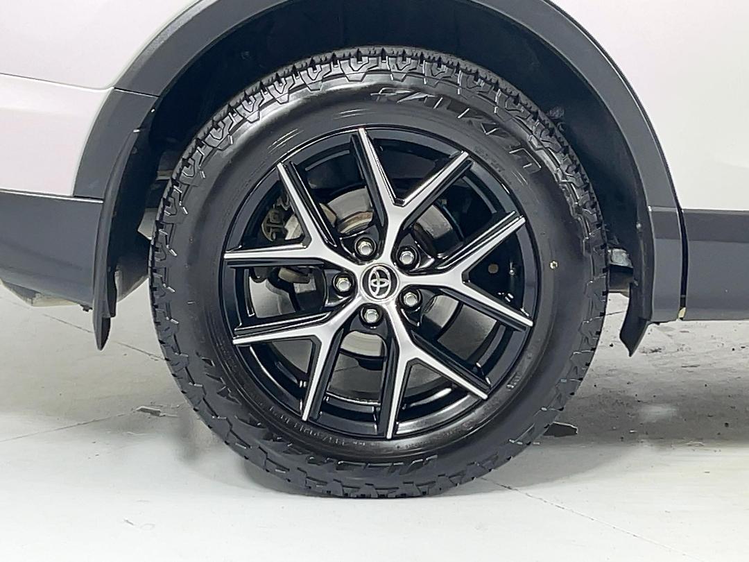 Photo '12' of Toyota Rav4