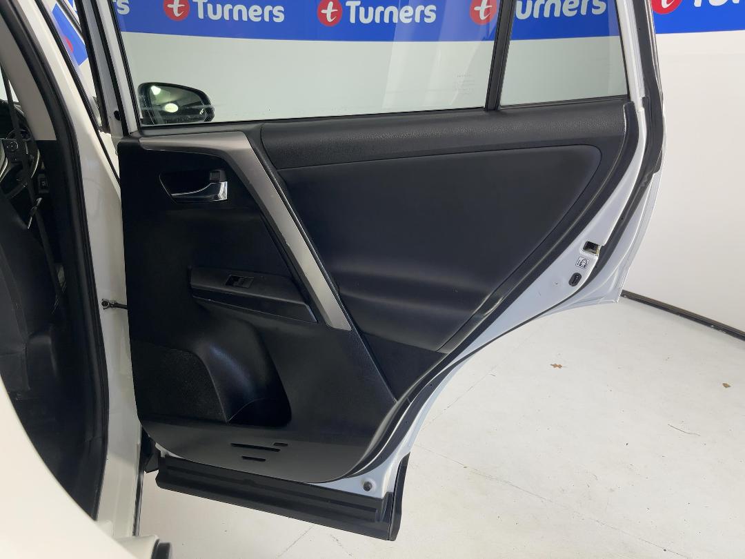 Photo '19' of Toyota Rav4