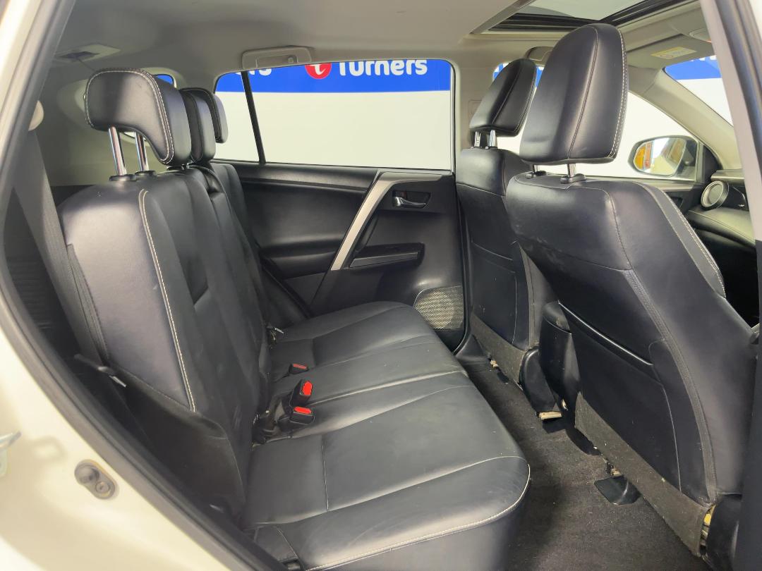 Photo '20' of Toyota Rav4