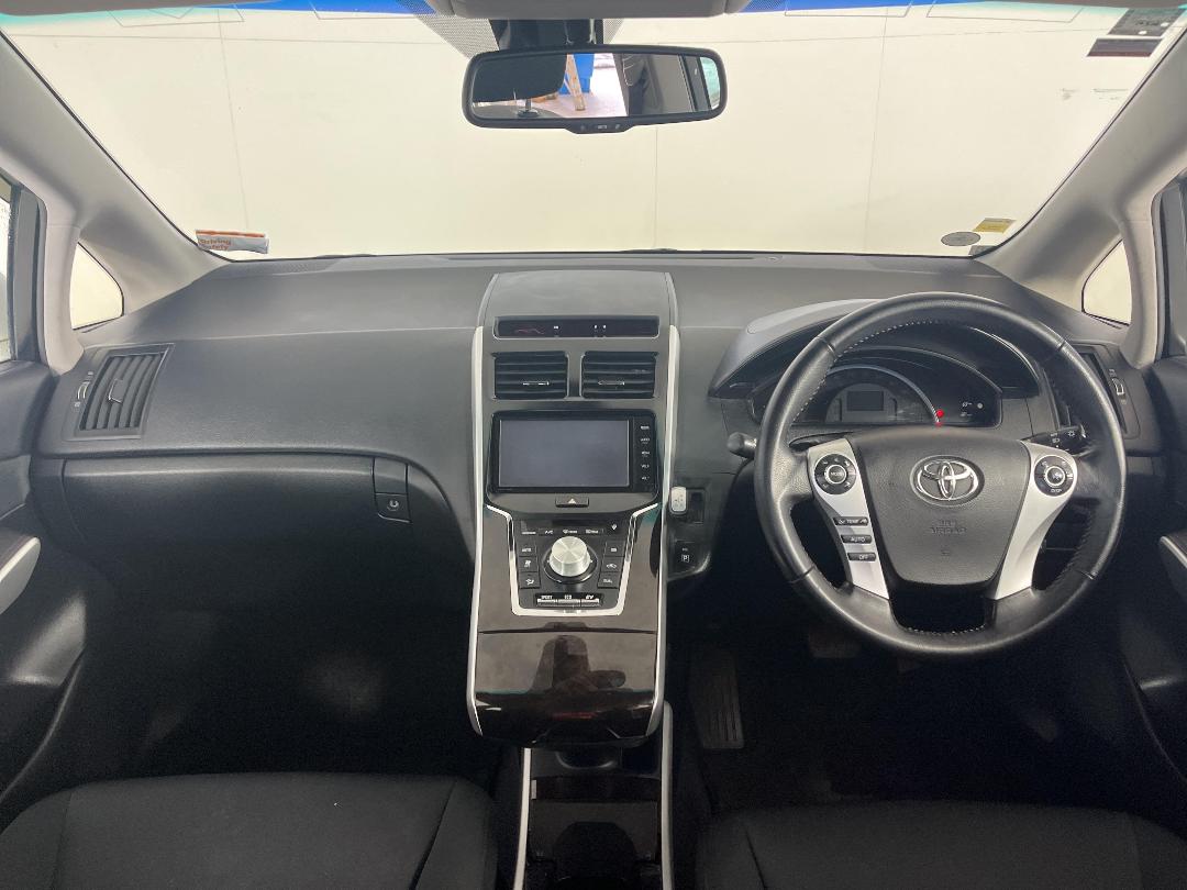 Photo '17' of Toyota SAI Photo '17' of Toyota SAI