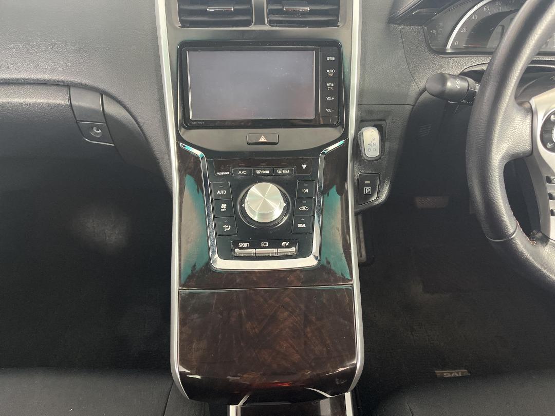 Photo '18' of Toyota SAI Photo '18' of Toyota SAI