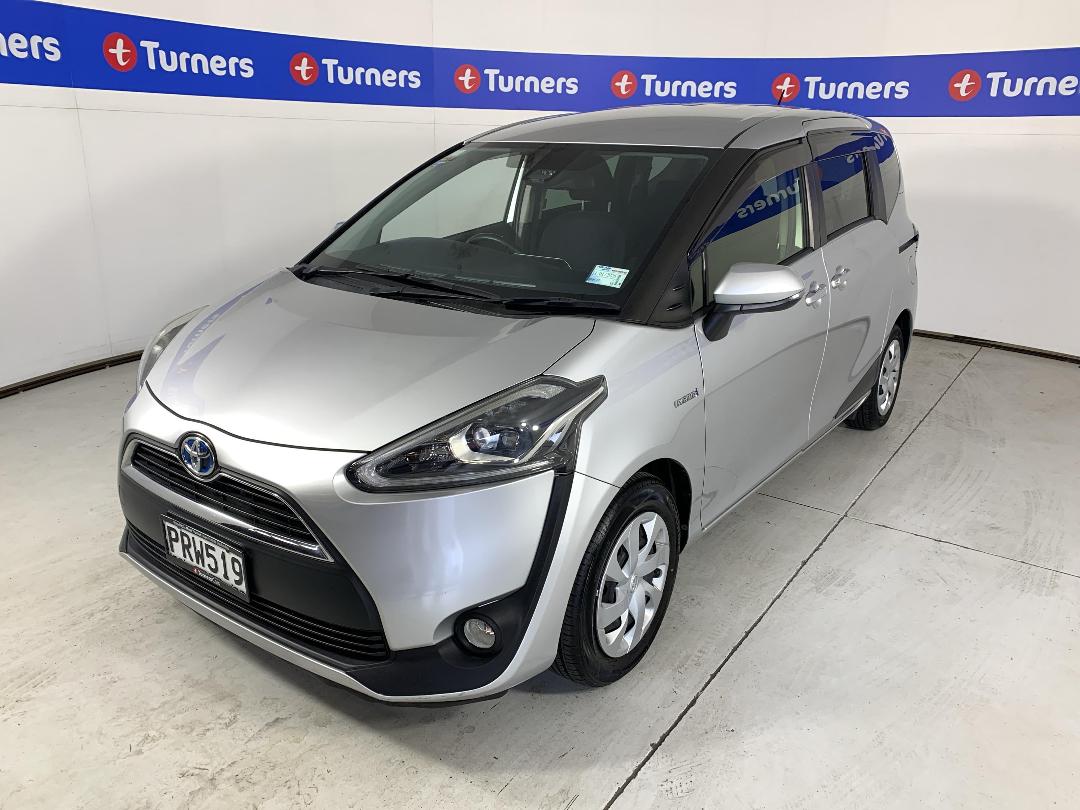 Photo '4' of Toyota Sienta