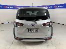 Thumbnail '6' of Toyota Sienta