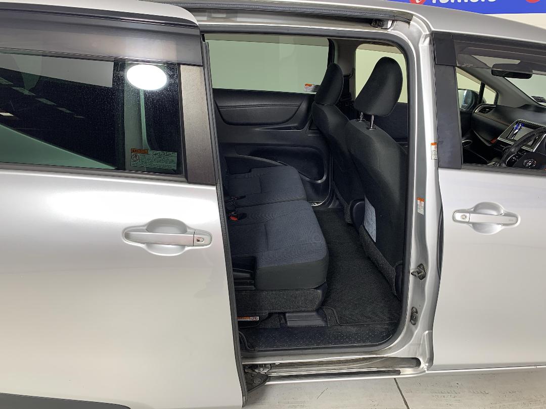 Photo '19' of Toyota Sienta