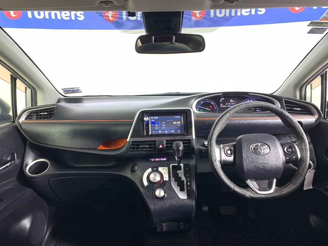 Photo '17' of Toyota Sienta
