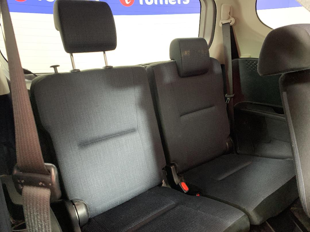 Photo '31' of Toyota Sienta