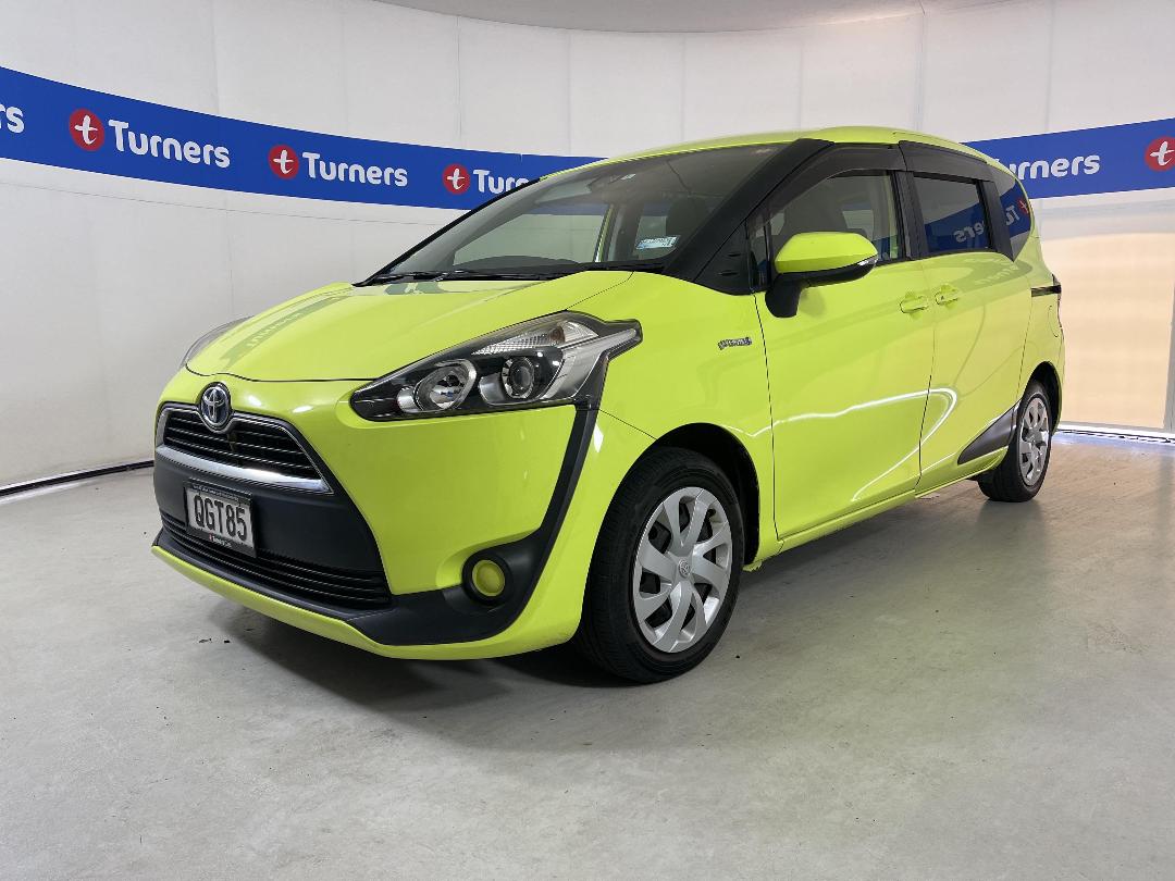 Photo '4' of Toyota Sienta