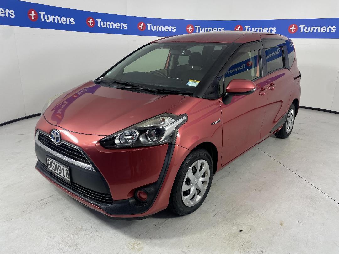 Photo '4' of Toyota Sienta