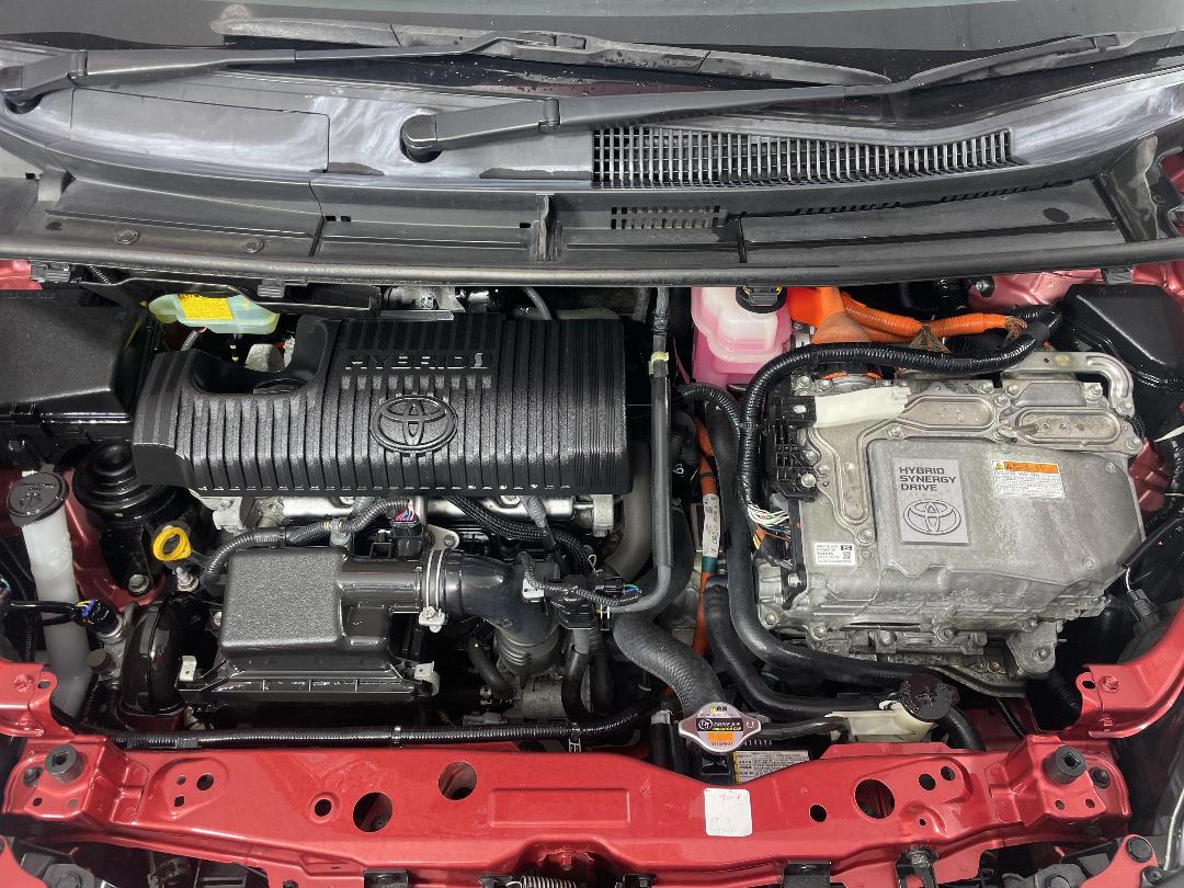 Photo '13' of Toyota Sienta