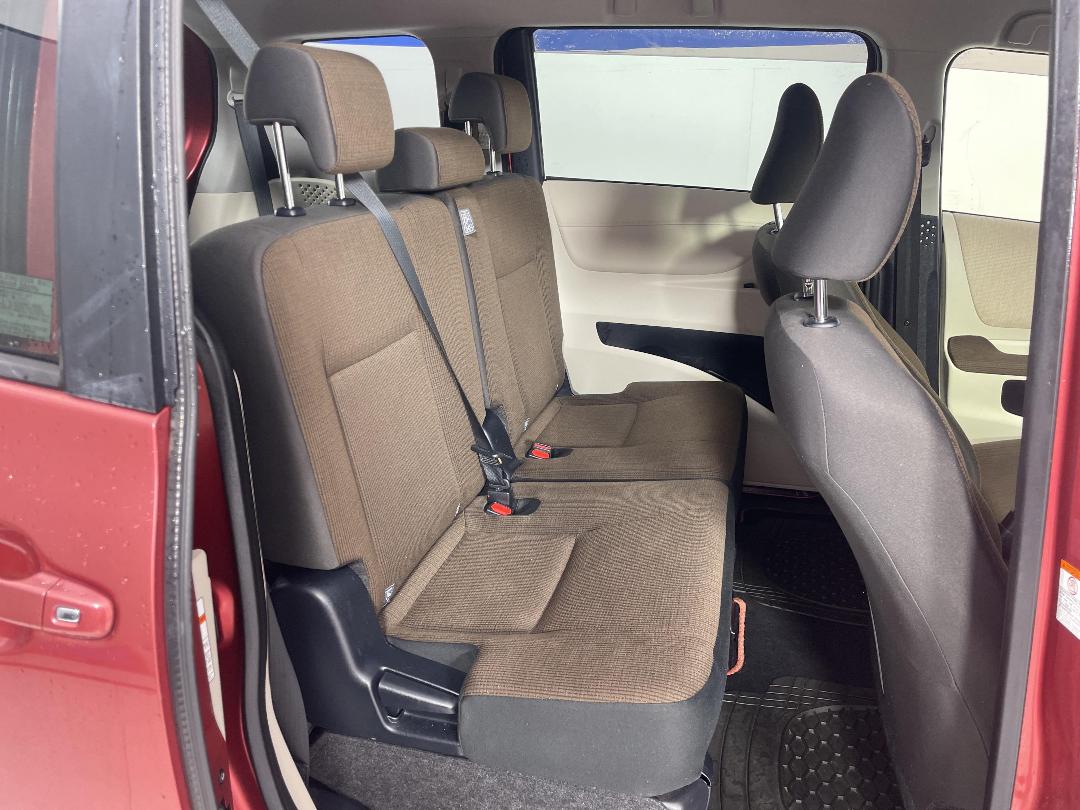 Photo '20' of Toyota Sienta