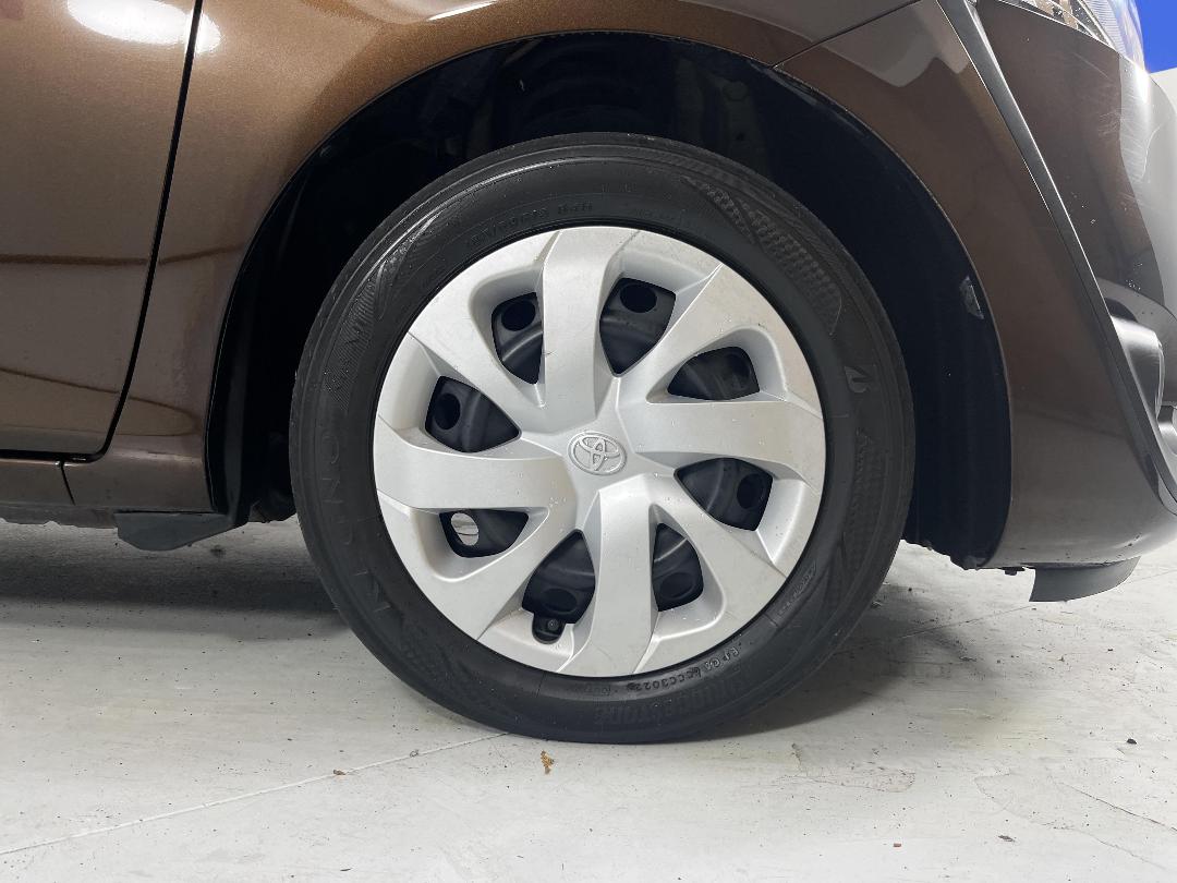 Photo '9' of Toyota Sienta