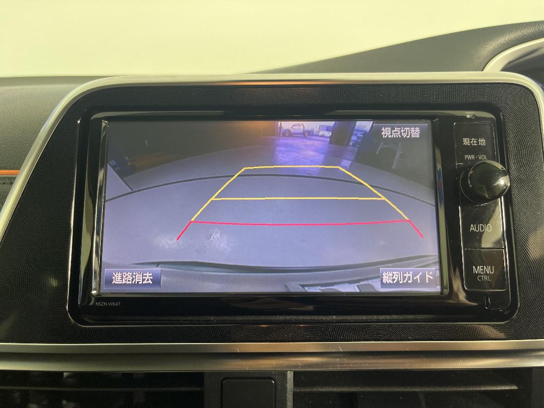 Photo '24' of Toyota Sienta