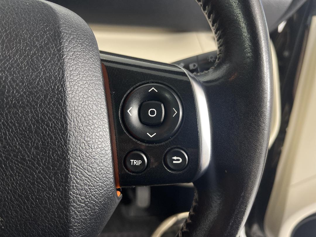 Photo '23' of Toyota Sienta