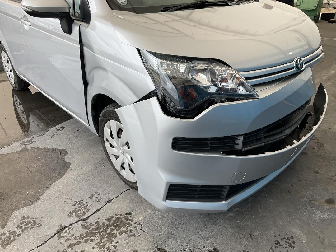 Photo '3' of Toyota Spade Photo '3' of Toyota Spade