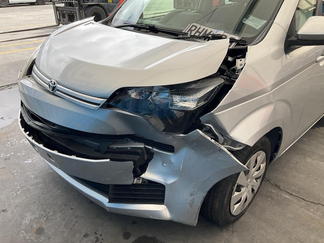 Photo '5' of Toyota Spade Photo '5' of Toyota Spade