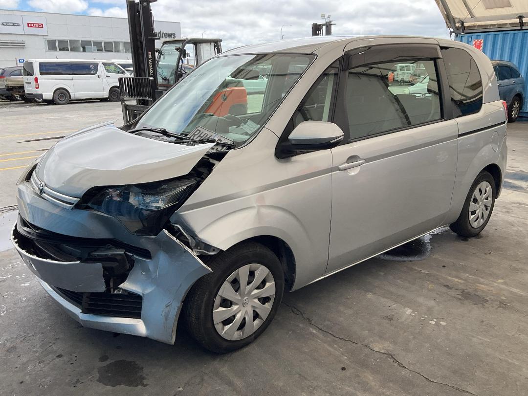 Photo '6' of Toyota Spade Photo '6' of Toyota Spade