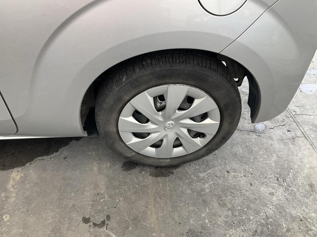 Photo '8' of Toyota Spade Photo '8' of Toyota Spade