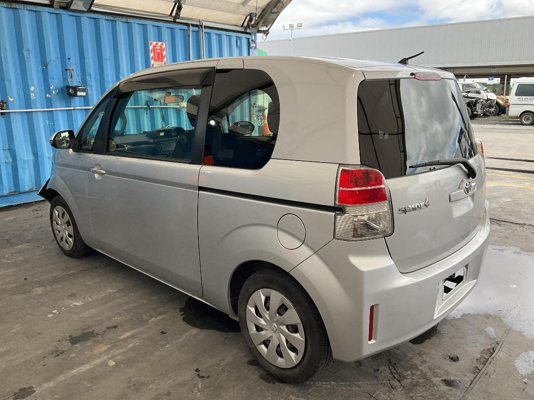 Photo '9' of Toyota Spade Photo '9' of Toyota Spade