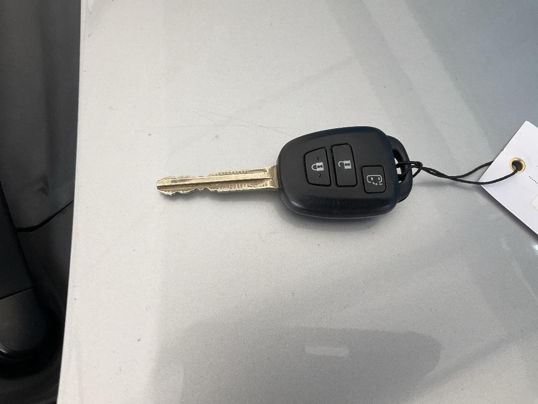 Photo '21' of Toyota Spade Photo '21' of Toyota Spade