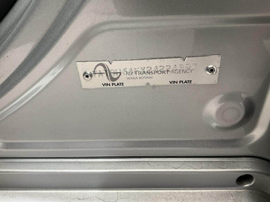 Photo '9' of Toyota Voxy Hybrid