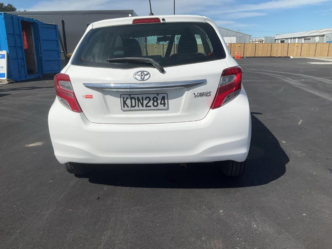 Photo '4' of Toyota Yaris GX