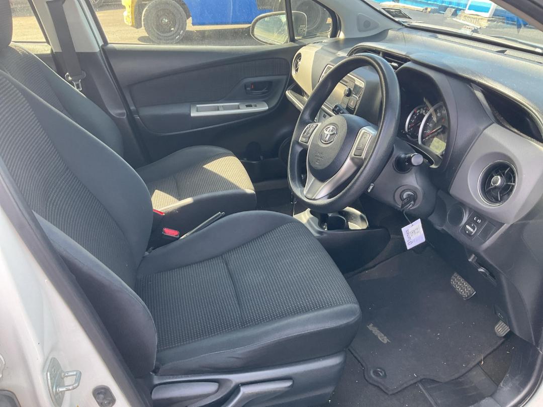 Photo '10' of Toyota Yaris GX