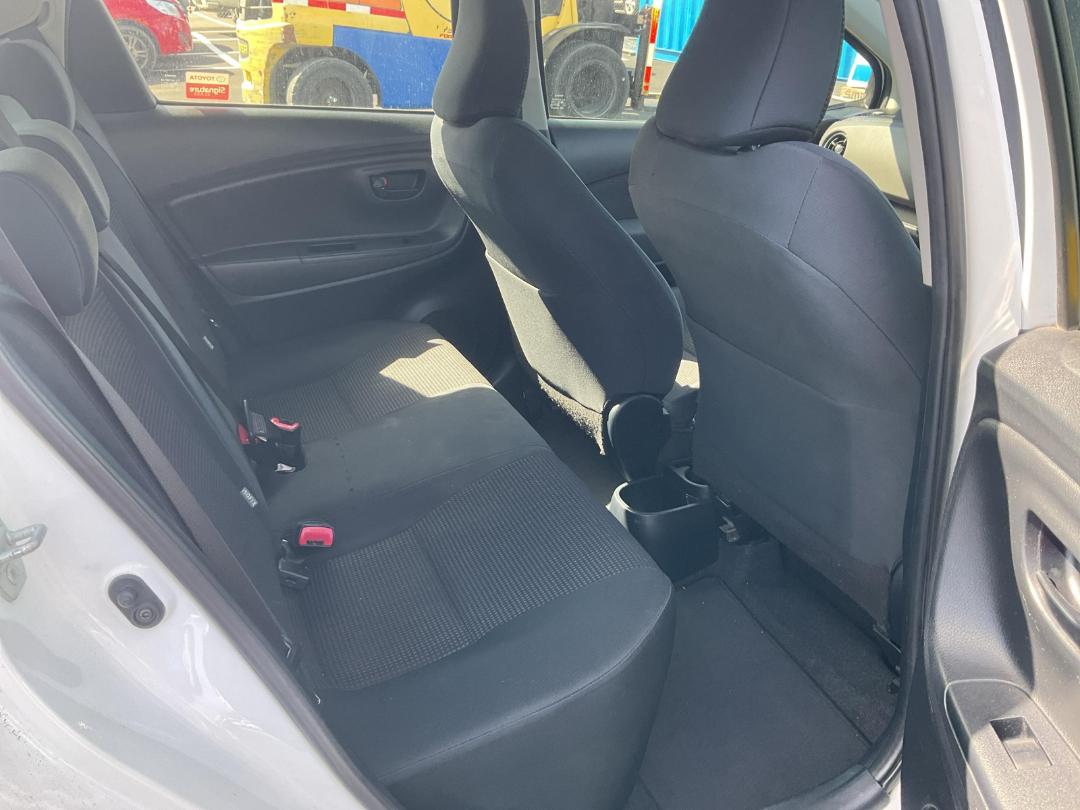 Photo '12' of Toyota Yaris GX