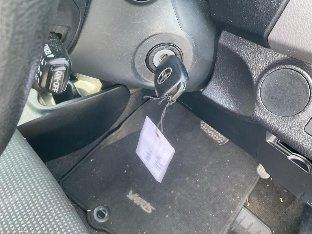 Photo '11' of Toyota Yaris GX