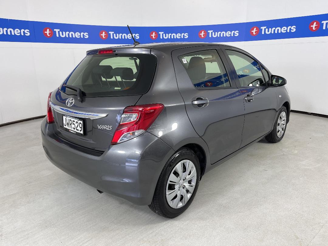 Photo '7' of Toyota Yaris