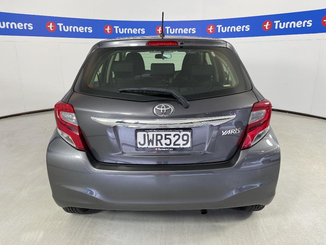 Photo '6' of Toyota Yaris