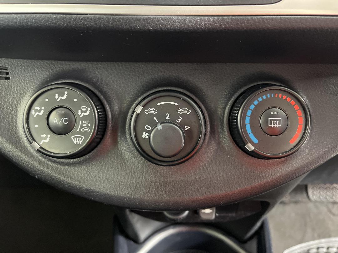 Photo '26' of Toyota Yaris