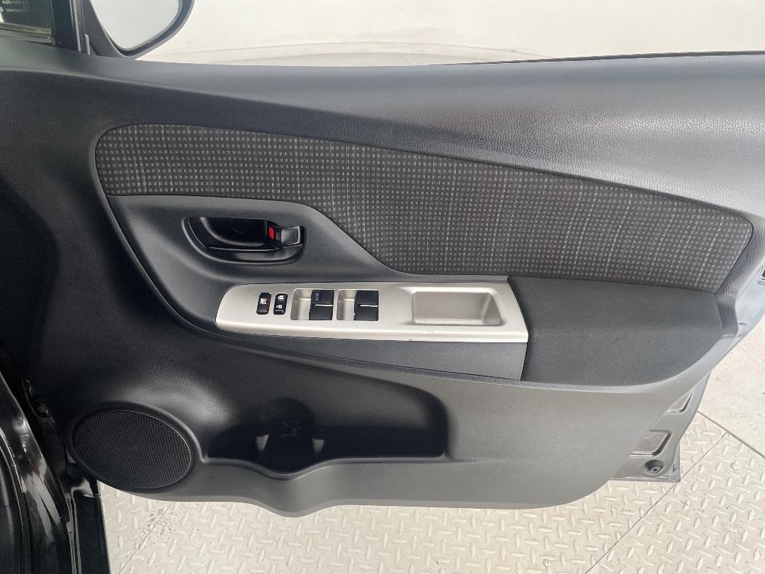 Photo '15' of Toyota Yaris Photo '15' of Toyota Yaris